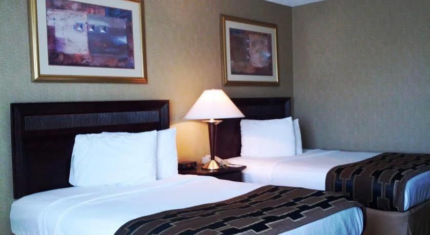 Howard Johnson By Wyndham Portsmouth Eksteriør billede